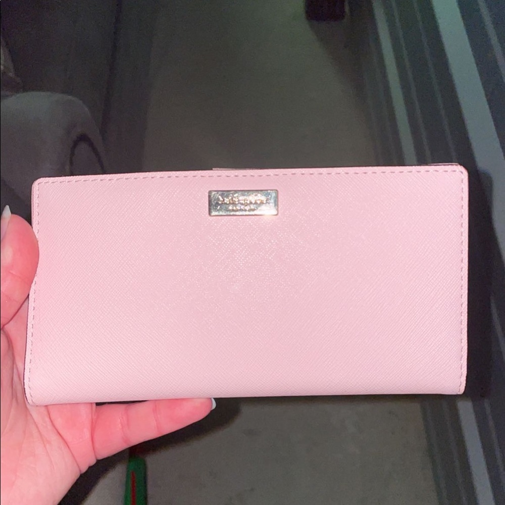 Kate Spade New York bifold wallet